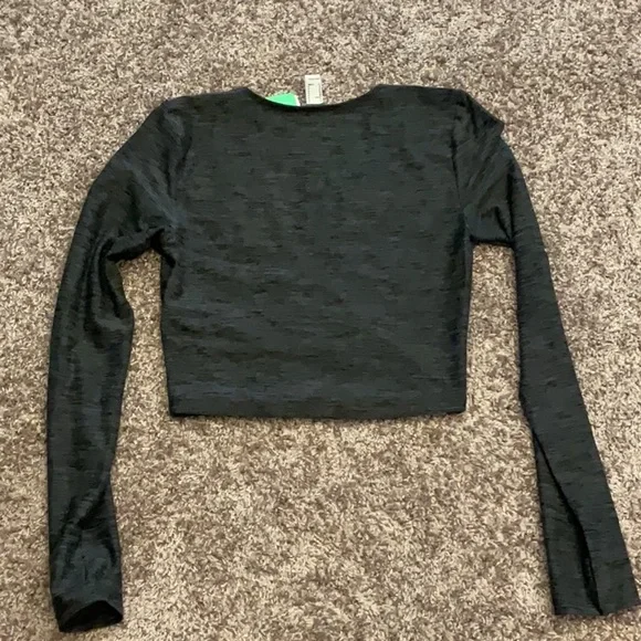 Forever 21 Black and Gray Fitted Crop Top, Size M—NWT - Picture 4 of 6